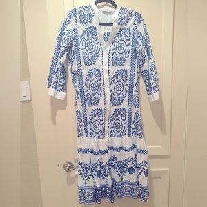 Beautiful embroidered Zara maxi dress. Size XS. Full button front with v-neck.